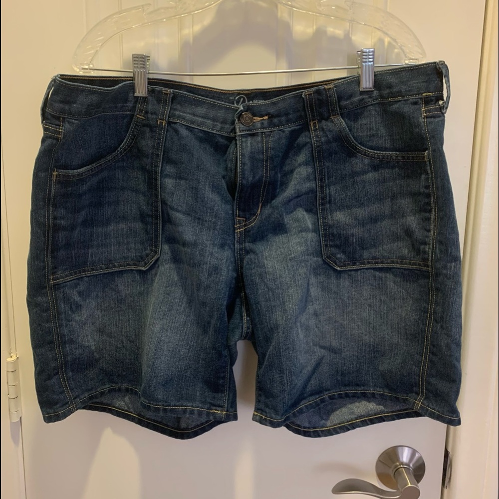 Old Navy Jean Shorts Diva